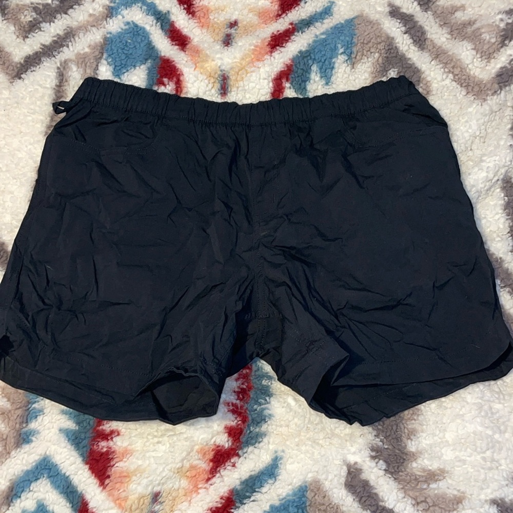 Women’s black Carhartt shorts size large relaxed, fit new without tags